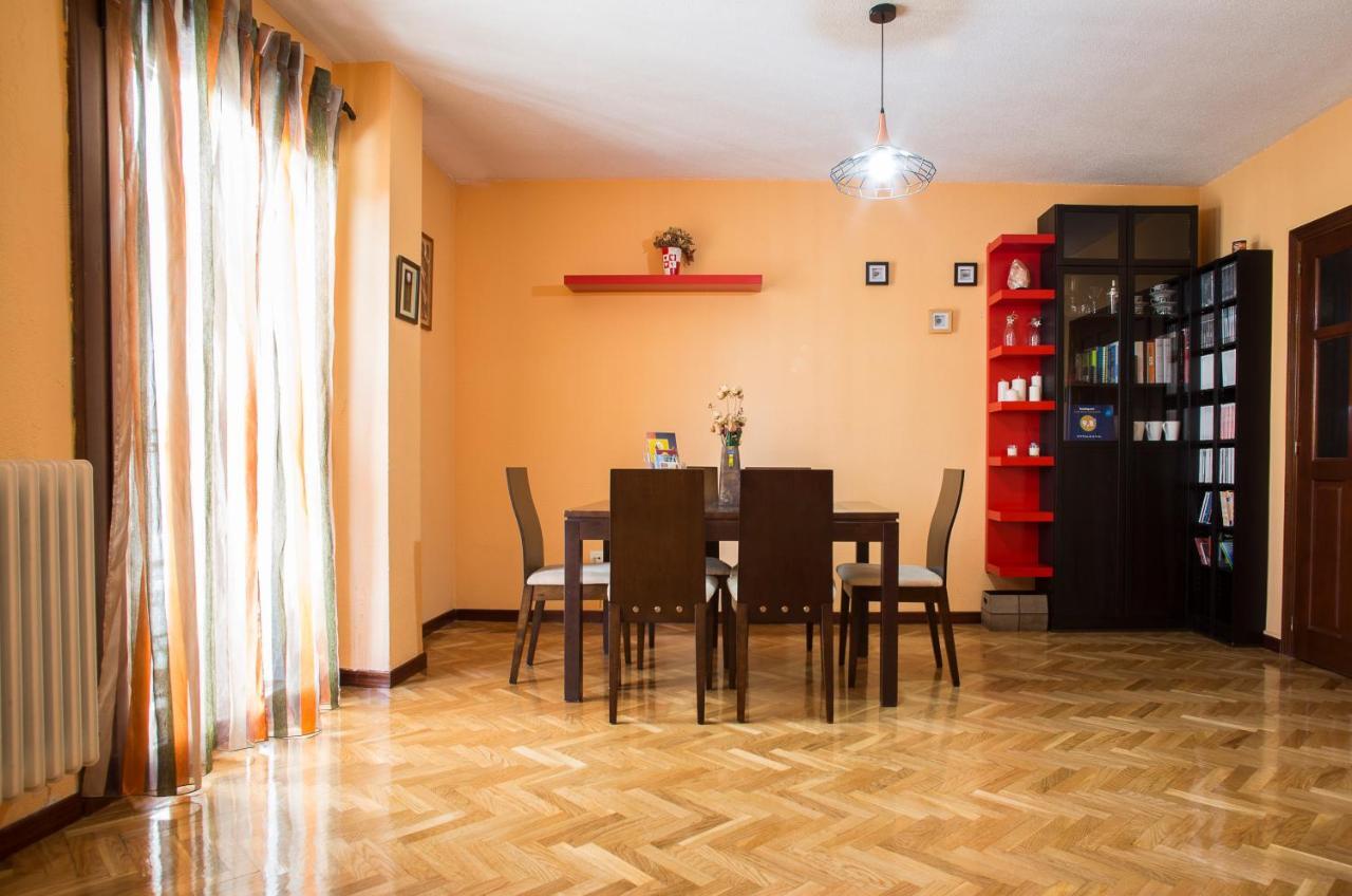 Vut Plaza De La Fruta Apartment Ávila Luaran gambar
