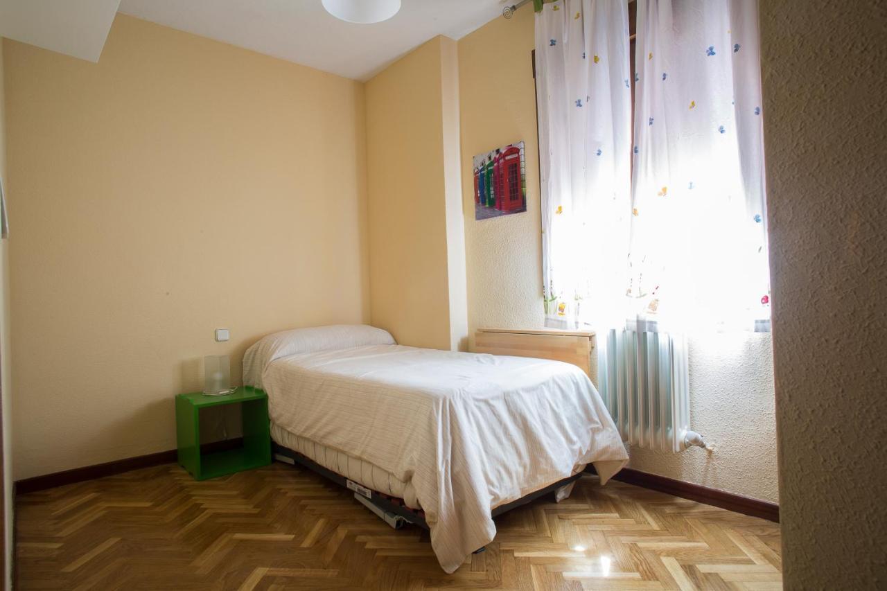 Vut Plaza De La Fruta Apartment Ávila Luaran gambar